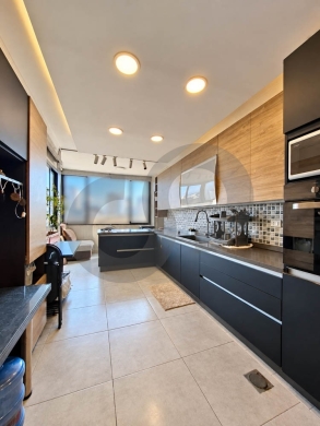 high floor/well-maintained/Spacious /excellent privacy/Batrakiyeh,… — 5