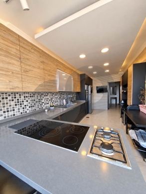 high floor/well-maintained/Spacious /excellent privacy/Batrakiyeh,… — 4