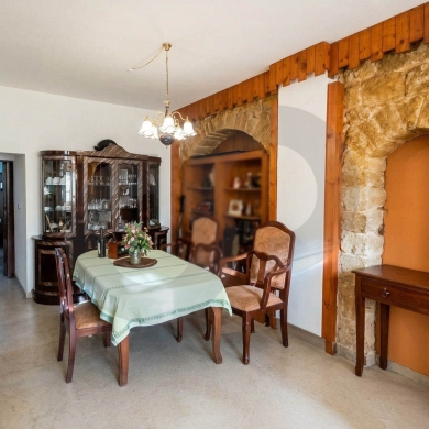 Charming Standalone Mountain Home with Open Views/30 minutes from the Ghazir… — 2