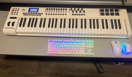 M-Audio Axiom 61 MIDI Keyboard