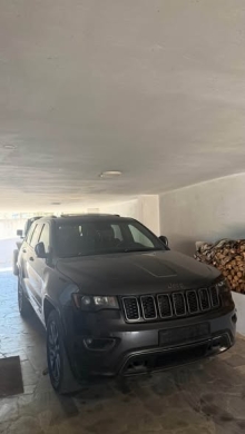 Jeep Grand Cherokee 2017 Anniversary Edition — 2