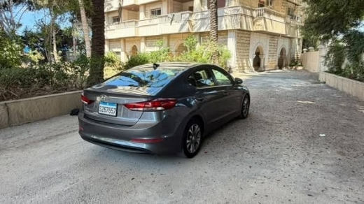 Hyundai Elantra 2018 — 2