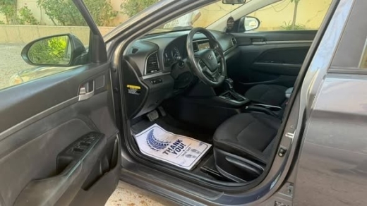 Hyundai Elantra 2018 — 5