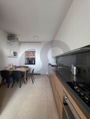 prime location/calm street/4-year-old building/easy… — 2