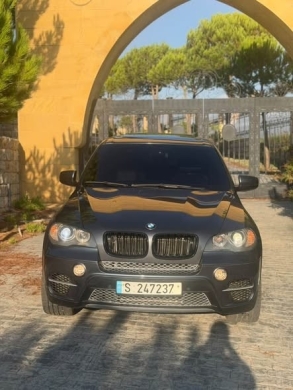 BMW X5 2011 V8 Twin Turbo