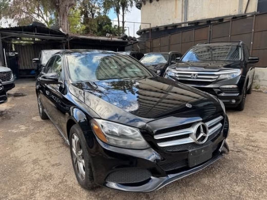 Mercedes C300 2018 — 3