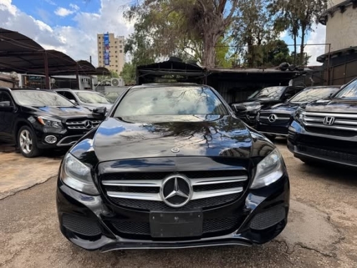Mercedes C300 2018 — 2