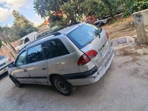 Toyota Avensis 2000 — 3