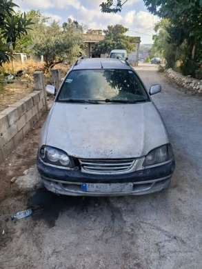 Toyota Avensis 2000 — 2