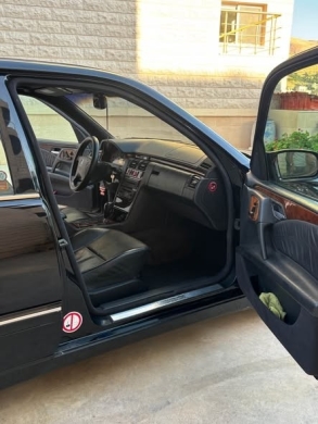 Mercedes-Benz E320 2002 — 3