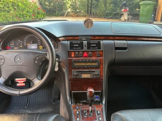 Mercedes-Benz E320 2002 — 4