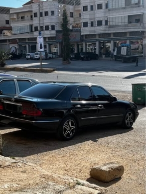 Mercedes-Benz E320 2002
