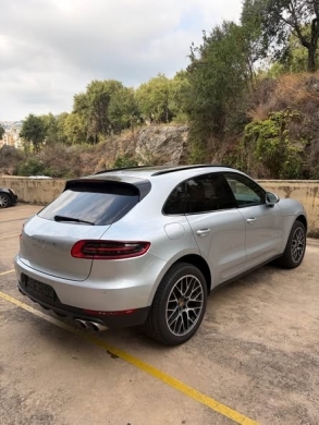 2018 Porsche Macan S — 4