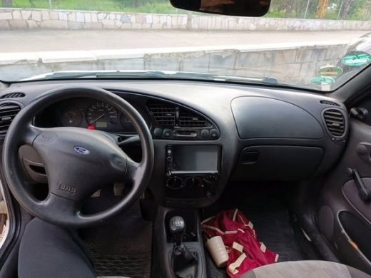Ford Rapid 2001 — 5