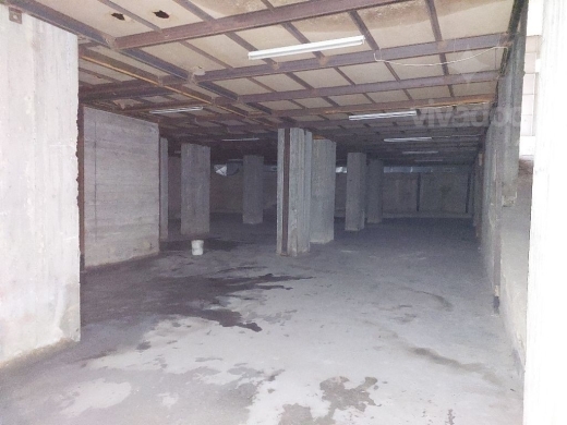 مستودع للإيجار في عوكر مع ميزانين وسهولة وصول للشاحنات | Warehouse for Rent in Awkar — 5