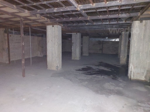 مستودع للإيجار في عوكر مع ميزانين وسهولة وصول للشاحنات | Warehouse for Rent in Awkar — 7