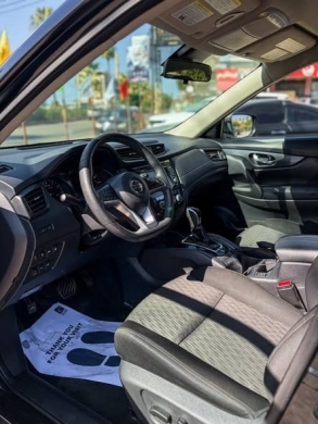Nissan Rogue SV 2019 — 3