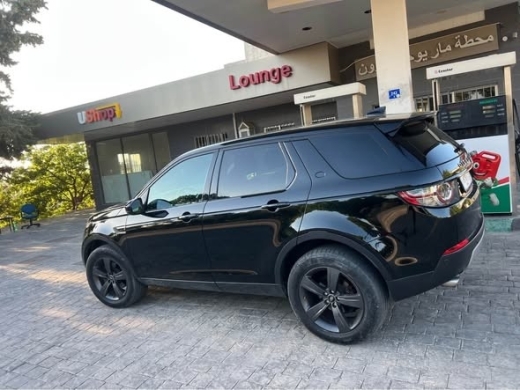 Land Rover Discovery 2016 and 2017