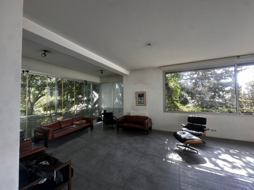 Spacious Apartment For Sale in Achrafieh, Nazareth