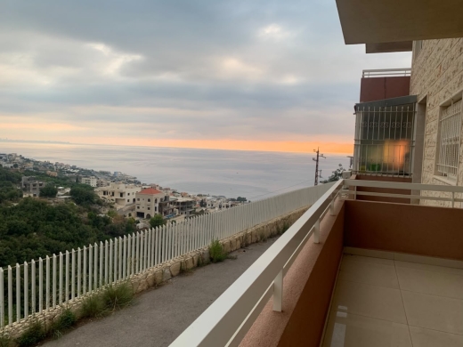 Apartment With Terrace For Rent in Halat