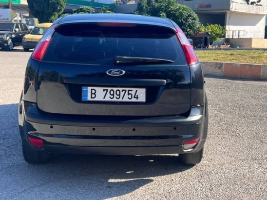 Ford Focus 2006 Sedan — 3