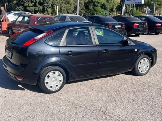 Ford Focus 2006 Sedan — 4