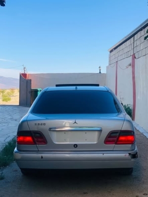 Mercedes-Benz E320 Avantgarde 1996 — 3