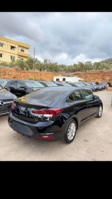 Hyundai Elantra SE 2019 — 3