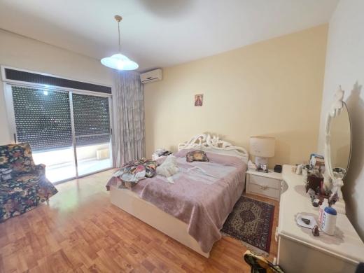 Hot-Deal! Spacious Apartment For Sale in A Calm Area in Hazmieh — 9