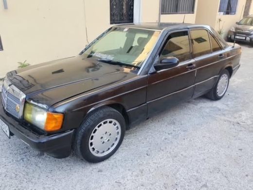 Mercedes-Benz E190 1990 — 5