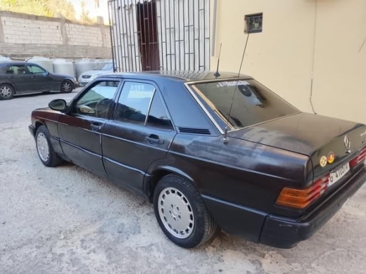 Mercedes-Benz E190 1990 — 4