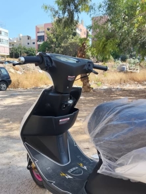V150 Laila Group 26 Motorcycle — 5