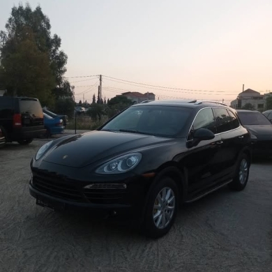 Porsche Cayenne 2012 V6 Full Option