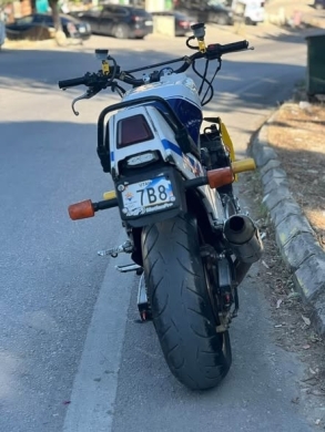 Suzuki GSXR 750 — 2