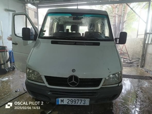 Mercedes-Sprinter Van 2007