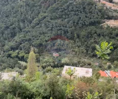 R9-3958 Two Lands for Sale in Dlebta – Keserwan, 1,947 m², Zoning 20/40, Panoramic Viewقطعتا أرض للبيع في دلبتا – كسروان، 1,947 م²، تصنيف 20/40، إطلالة بانورامية