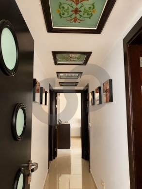 Spacious/last floor/well-maintained building/open view/Batrakieh,… — 2