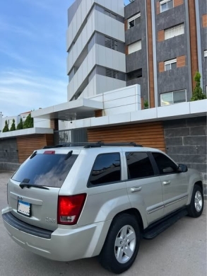 Jeep Grand Cherokee Laredo 2010 — 2