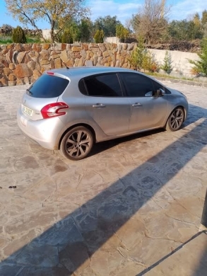Peugeot 208 2013 — 5
