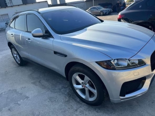 Jaguar F-Pace 2018 Full Options — 3