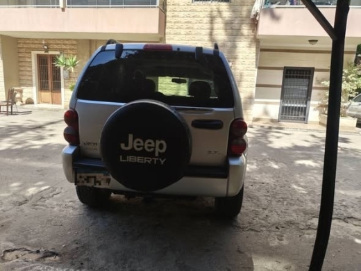 Jeep Cherokee Liberty 2003 Limited 4x4 — 3