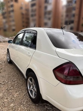 Nissan Tiida 2010 — 5