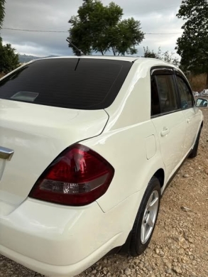 Nissan Tiida 2010 — 4