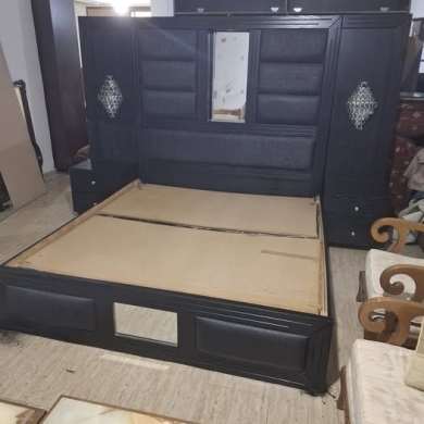 Double bed with 2 nightstands