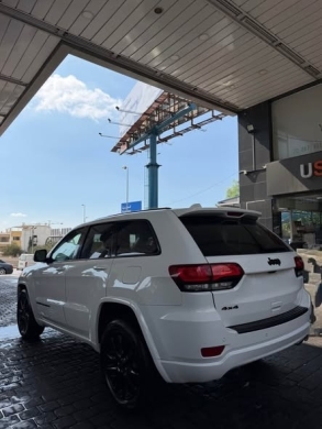 2018 Jeep Grand Cherokee Altitude AWD — 5
