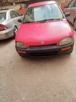 Mazda 121 model 1996 — 4