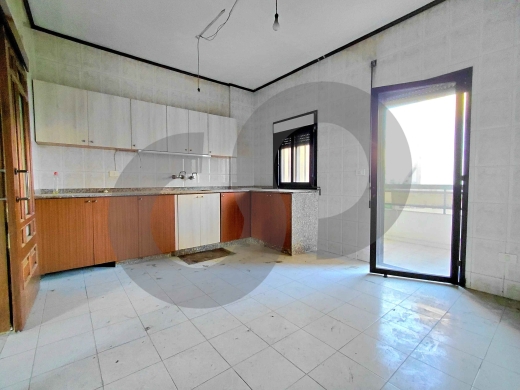 Well-maintained mid-age building/Prime Location/ZALKA,METN/زلقا/REF#EH141168 ! — 5