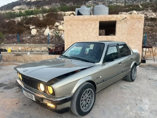 BMW E30 25 Model 1984