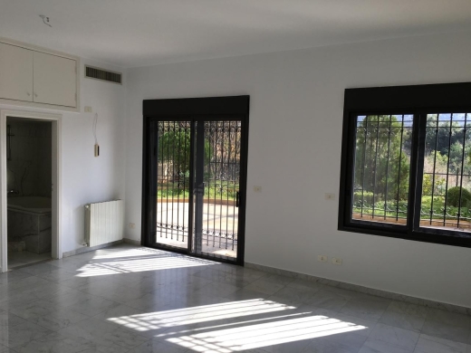 Apartment With Terrace & Sea View For Rent in Adma — 7