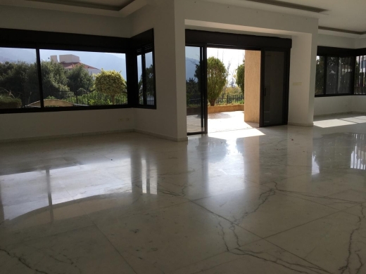 Apartment With Terrace & Sea View For Rent in Adma